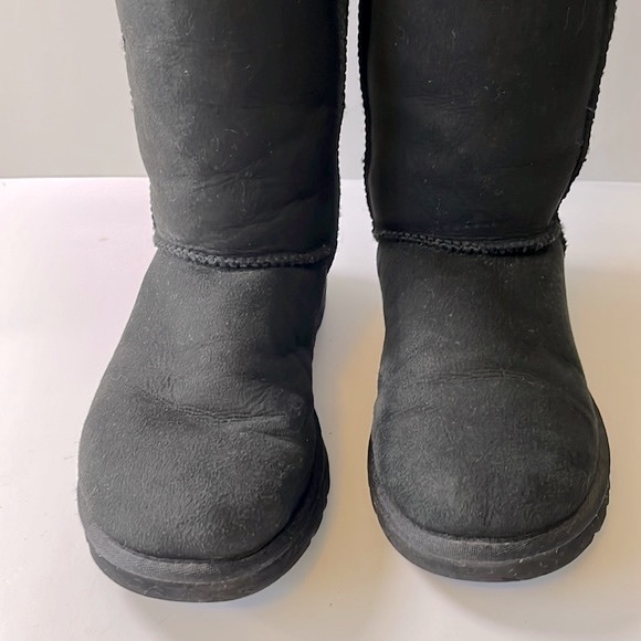UGG Australia Classic Tall Boots, Black, size 6 - Picture 3 of 11
